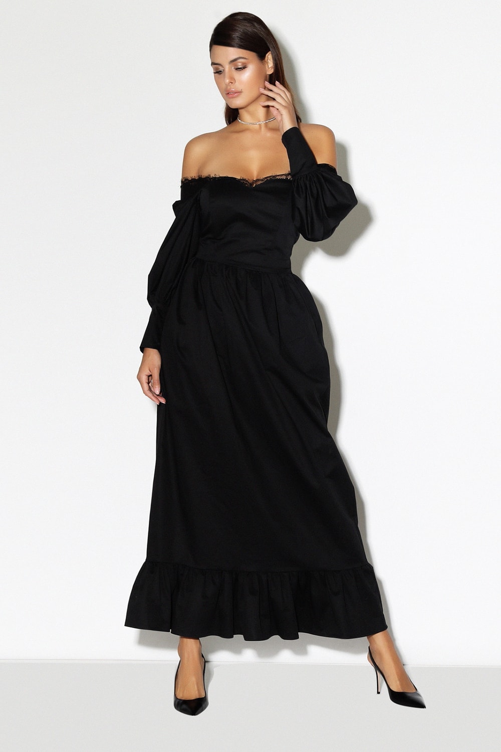 Wide corset dress with puff sleeves