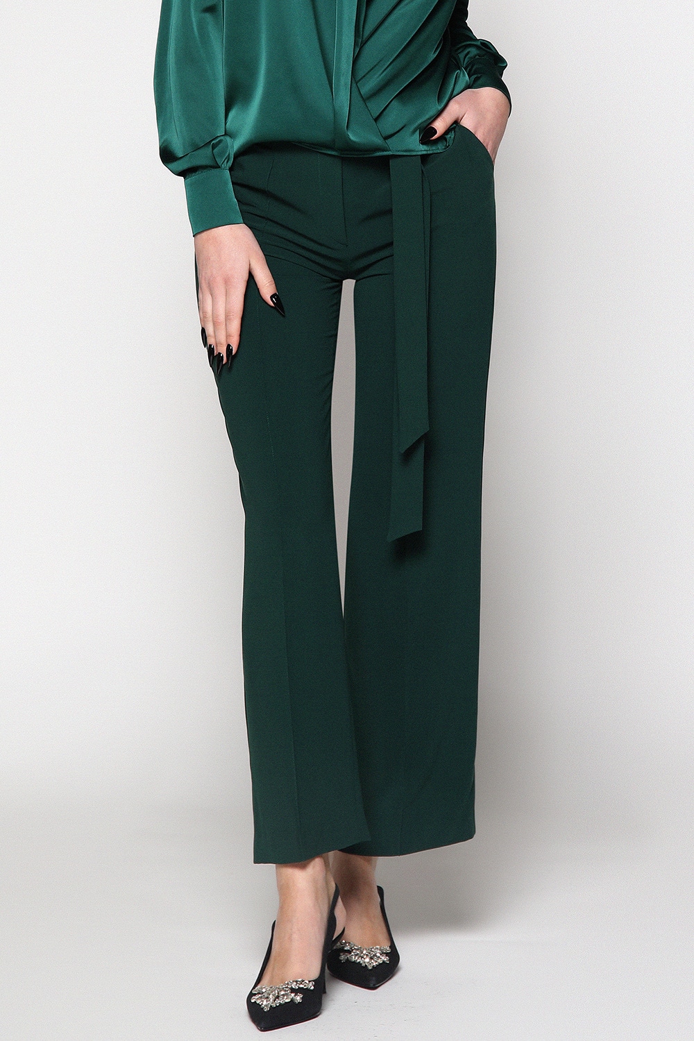 Green georgette pants with belt and pockets